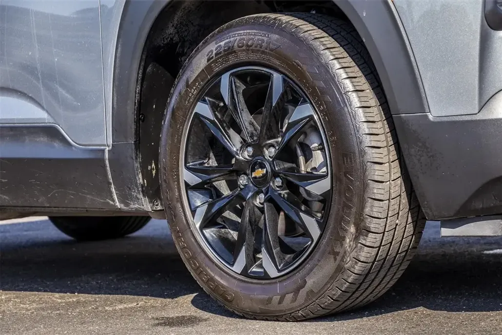 2023 Chevrolet Trailblazer LT photo 1