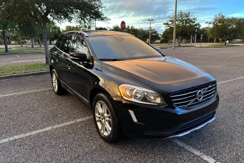 2016 Volvo XC60 T5 Drive-E Premier photo 1