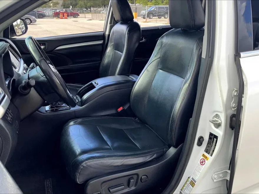 2017 Toyota Highlander XLE photo 1