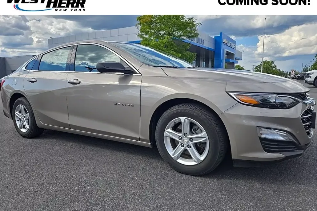 2022 Chevrolet Malibu photo 1