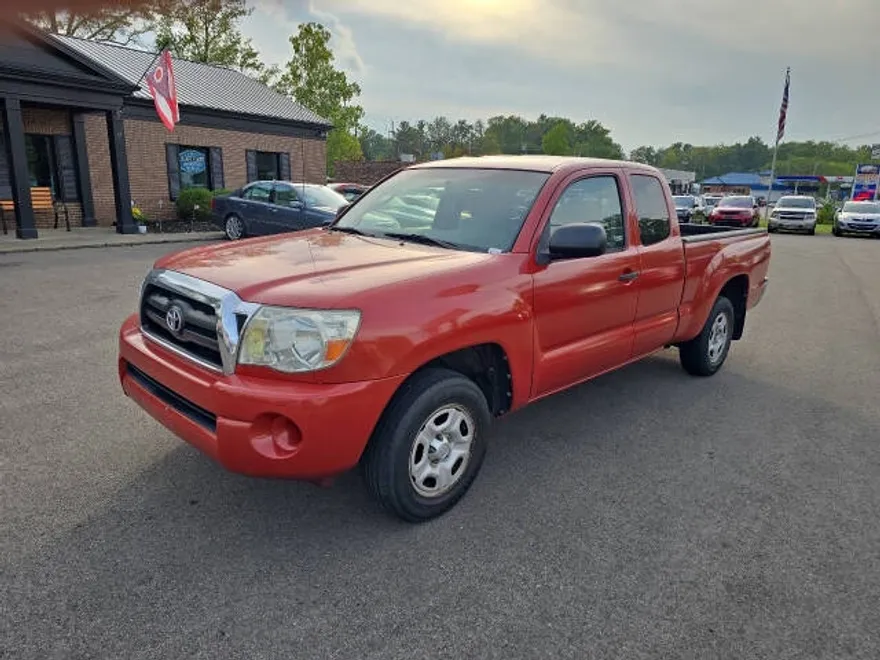 2005 Toyota Tacoma Base photo 2