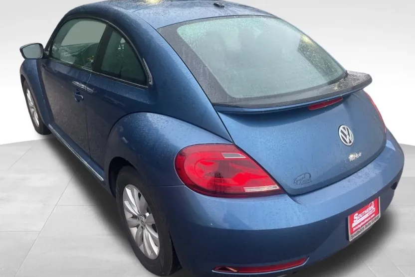 2019 Volkswagen Beetle S photo 1