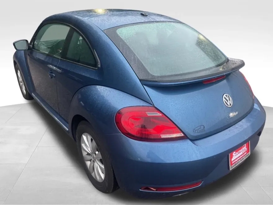 2019 Volkswagen Beetle S photo 1