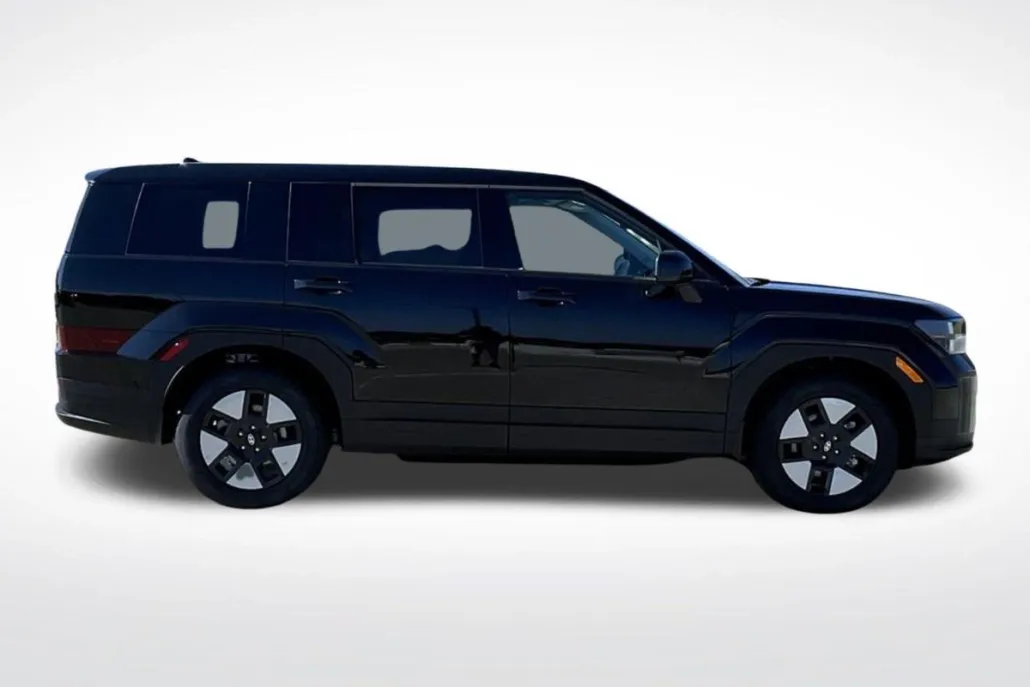 2026 Hyundai Santa Fe SE photo 1