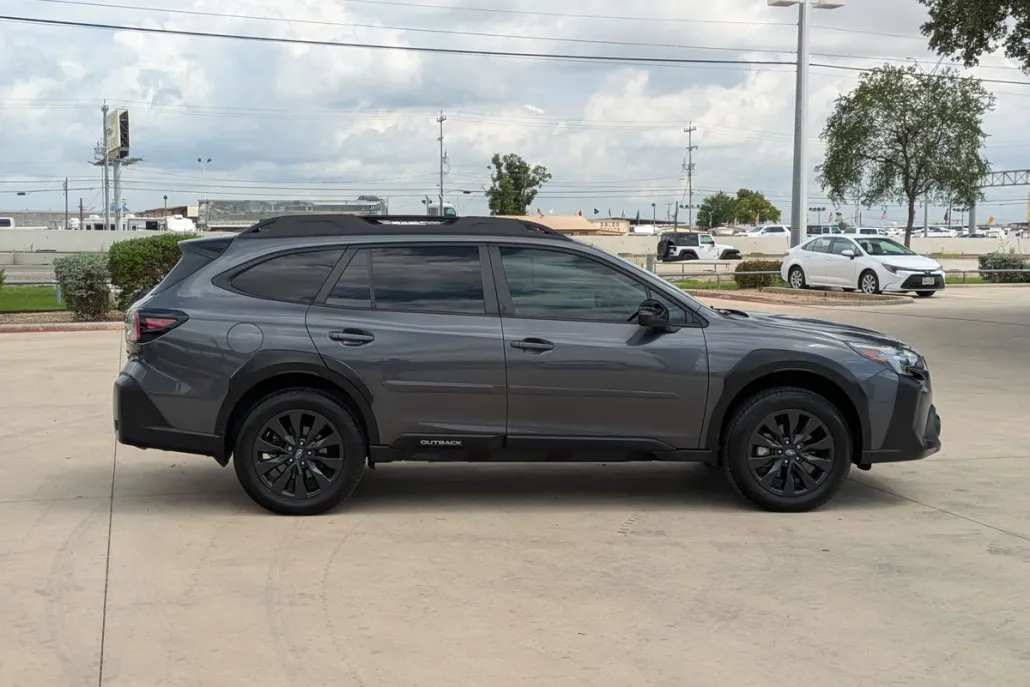 2023 Subaru Outback Onyx Edition XT photo 1
