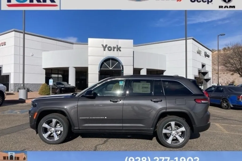 2025 Jeep Grand Cherokee Limited photo 1