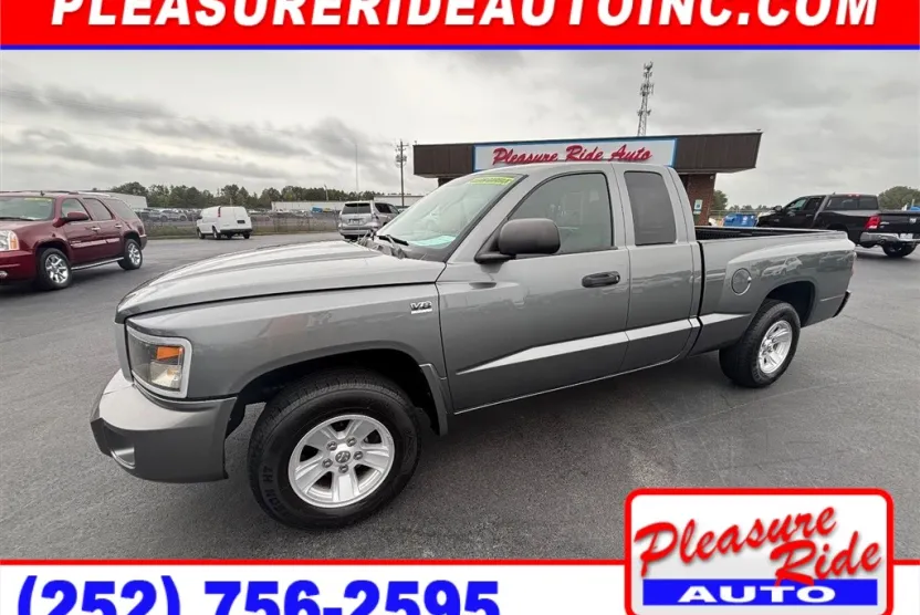 2009 Dodge Dakota SXT photo 1