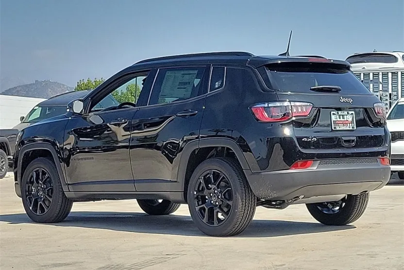 2026 Jeep Compass Latitude Altitude photo 1