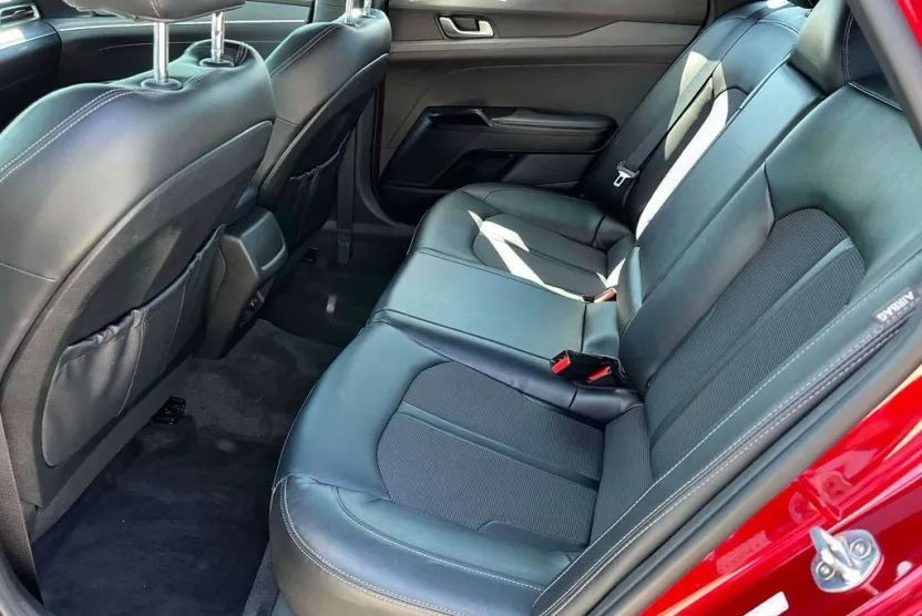 2021 Kia K5 GT-Line photo 1