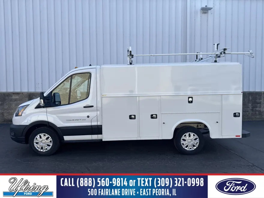 2024 Ford Transit Cutaway photo 1