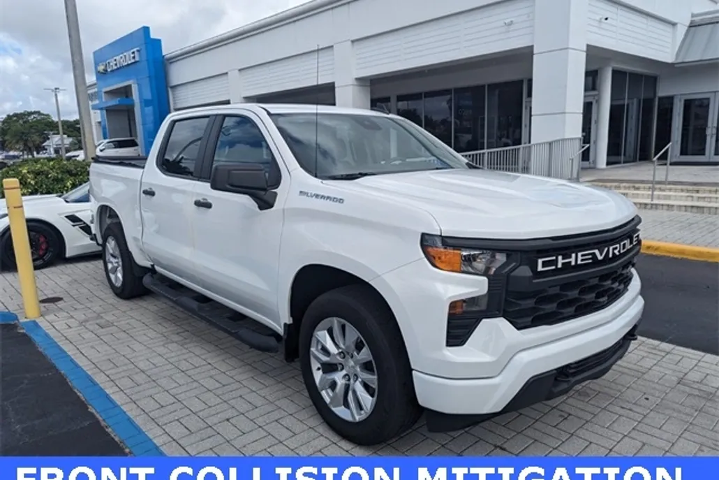 2023 Chevrolet Silverado 1500 Custom photo 1