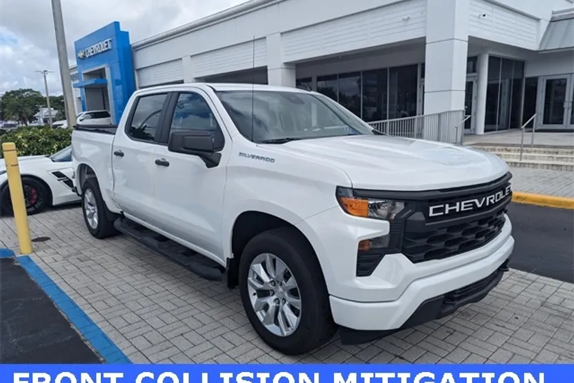 2023 Chevrolet Silverado 1500 Custom photo 1