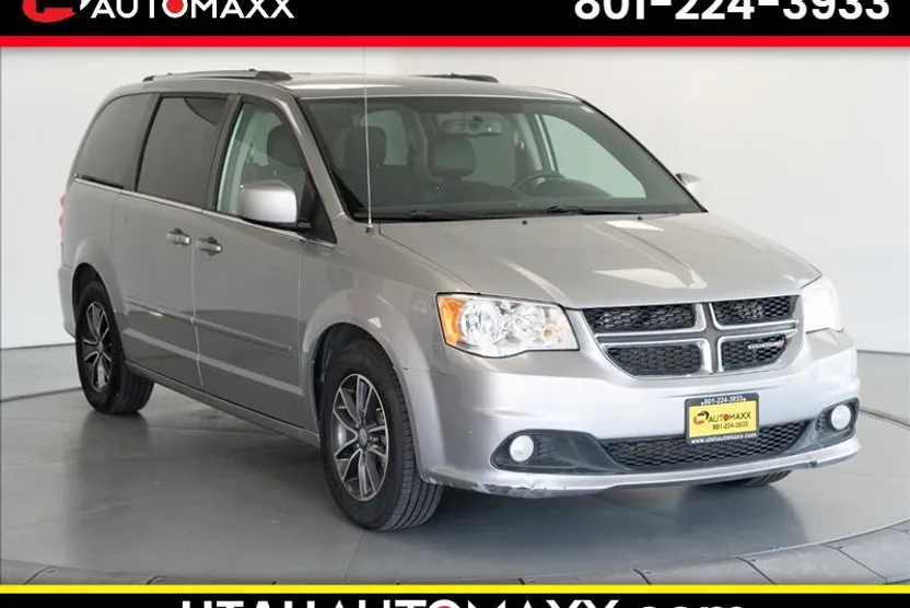 2017 Dodge Grand Caravan SXT photo 1