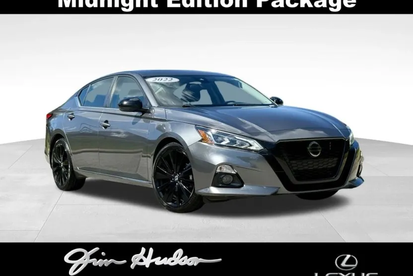 2022 Nissan Altima 2.5 SR photo 1