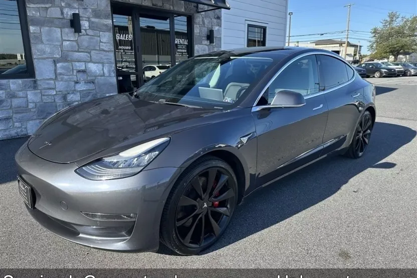2019 Tesla Model 3 Performance photo 1