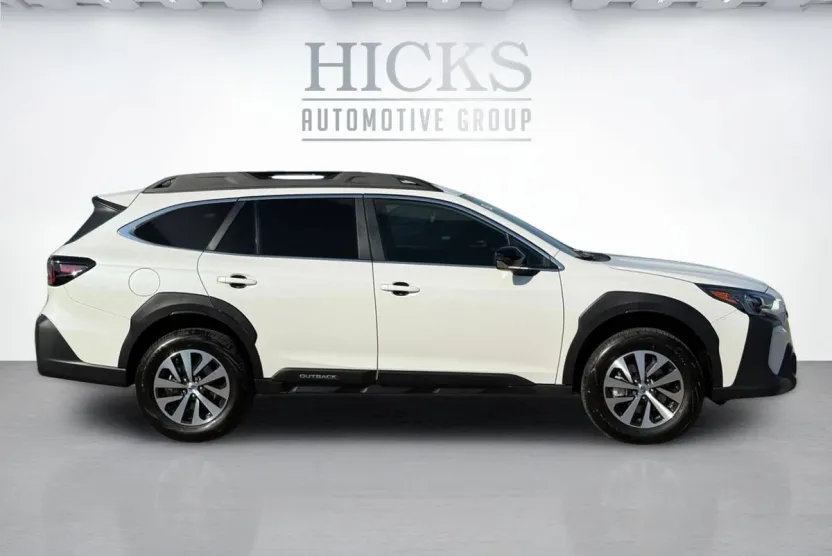 2025 Subaru Outback Premium photo 1