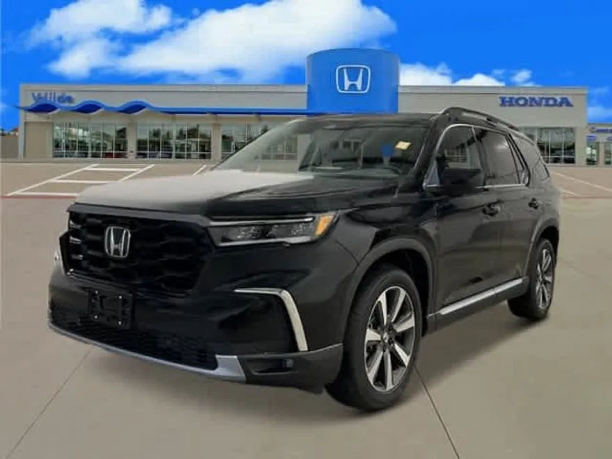 2025 Honda Pilot Touring photo 1