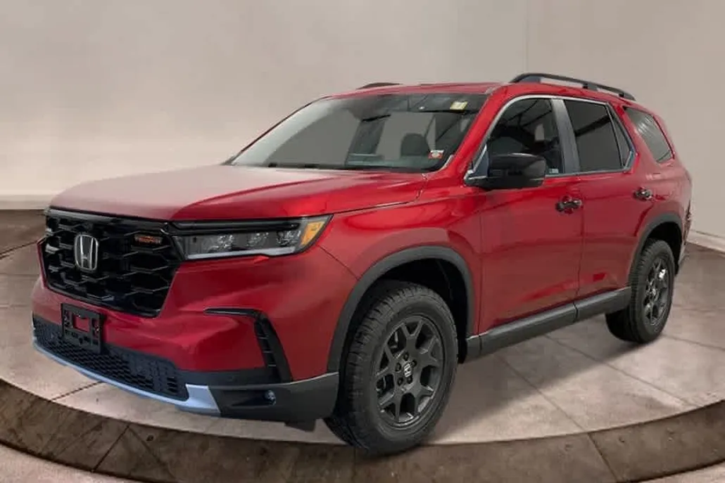 2025 Honda Pilot TrailSport photo 1