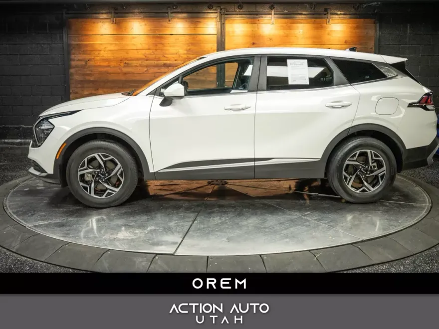 2023 Kia Sportage LX photo 1