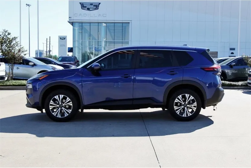 2023 Nissan Rogue SV photo 1