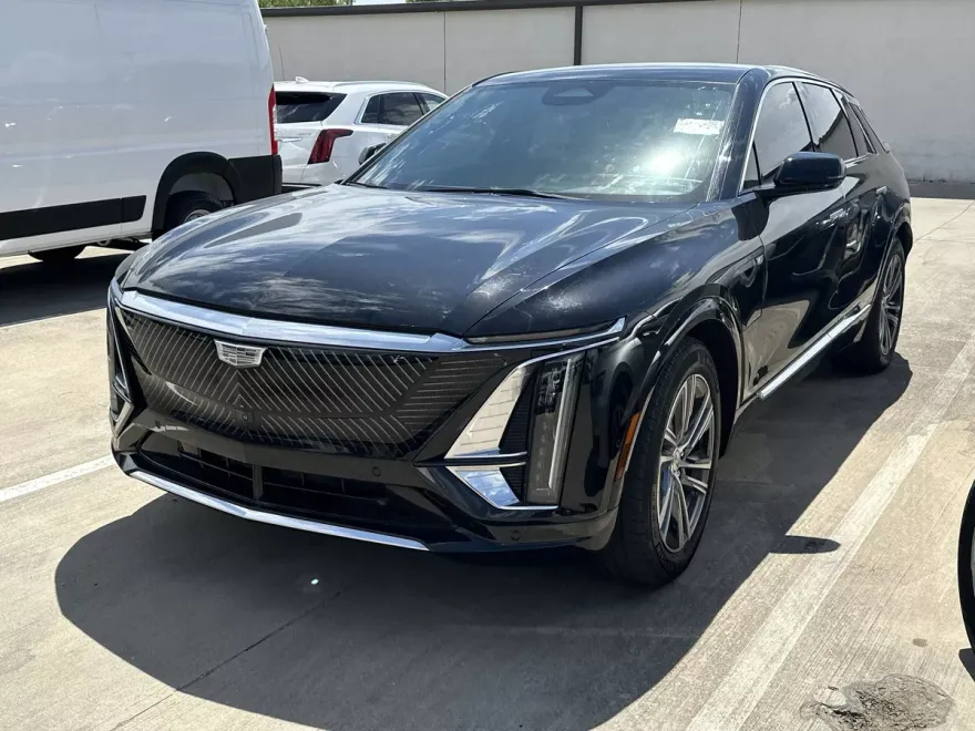 2023 Cadillac Lyriq Luxury Sport photo 1