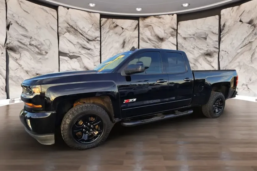 2018 Chevrolet Silverado 1500 Z71 LT photo 1