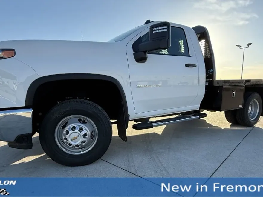 2025 Chevrolet Silverado 3500HD Work Truck photo 1