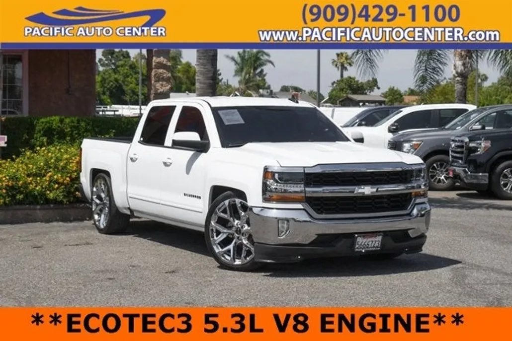 2017 Chevrolet Silverado 1500 LT photo 1
