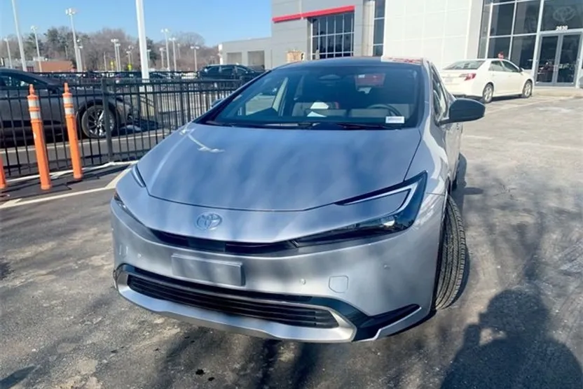 2024 Toyota Prius Prime XSE photo 1