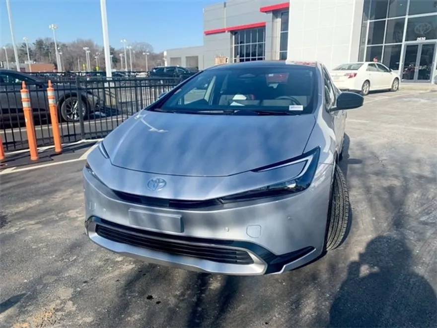 2024 Toyota Prius Prime XSE photo 1