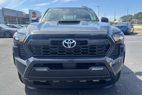 2025 Toyota Tacoma TRD Sport photo 2
