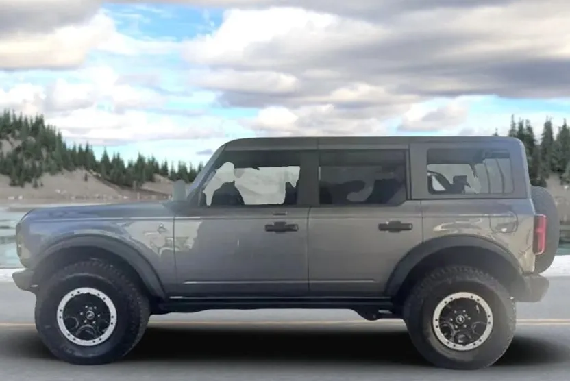 2023 Ford Bronco Black Diamond photo 1