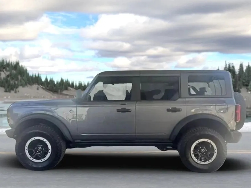 2023 Ford Bronco Black Diamond photo 1