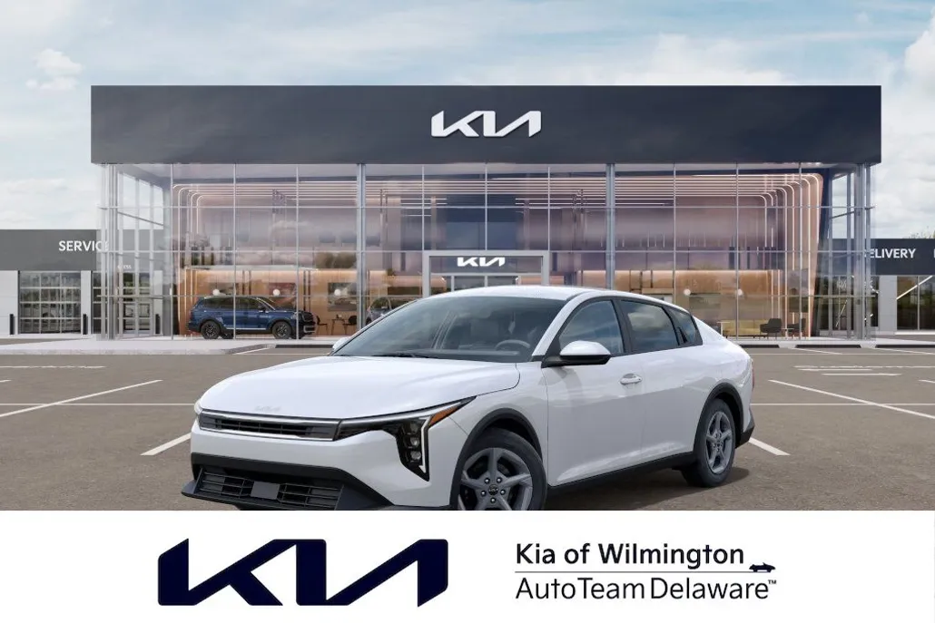 2025 Kia K4 LX photo 1