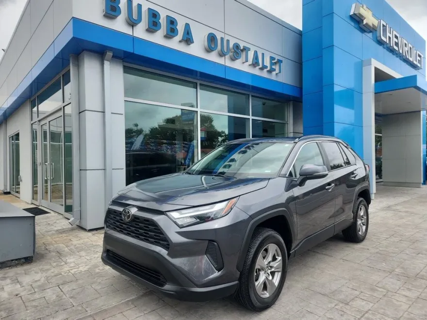 2024 Toyota RAV4 XLE photo 1