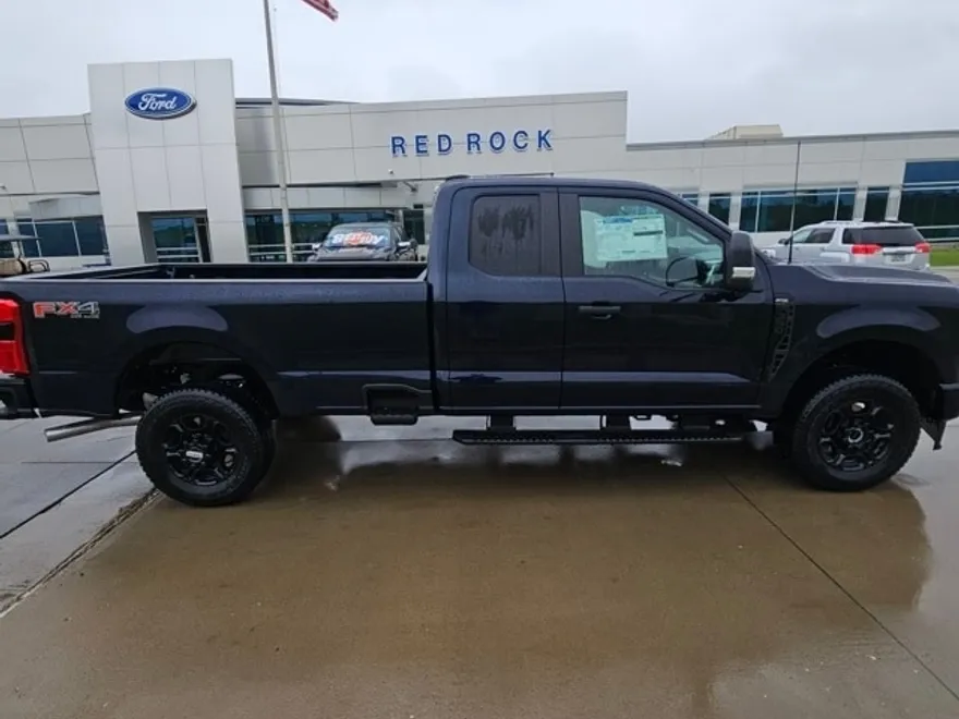 2025 Ford F-350 XL photo 1