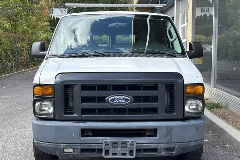2013 Ford E-150 photo 1