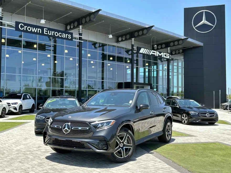 2025 Mercedes Benz GLC 300 photo 1