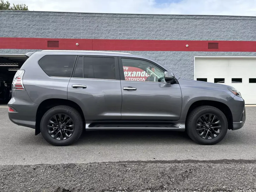 2022 Lexus GX 460 Premium photo 1