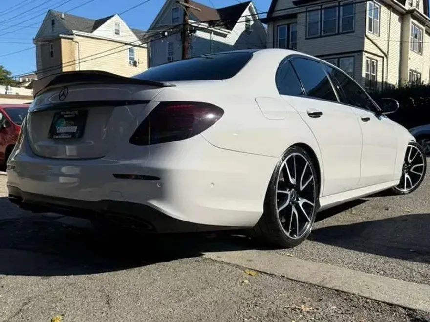 2018 Mercedes Benz E AMG 43 photo 1