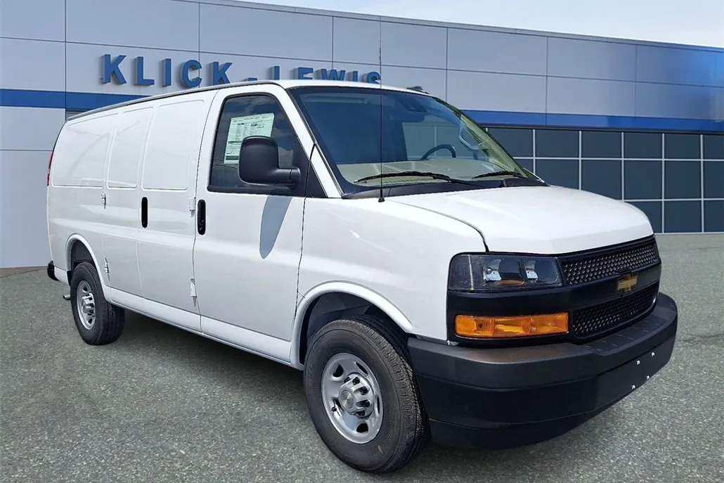 2025 Chevrolet Express Cargo 3500 Van photo 1