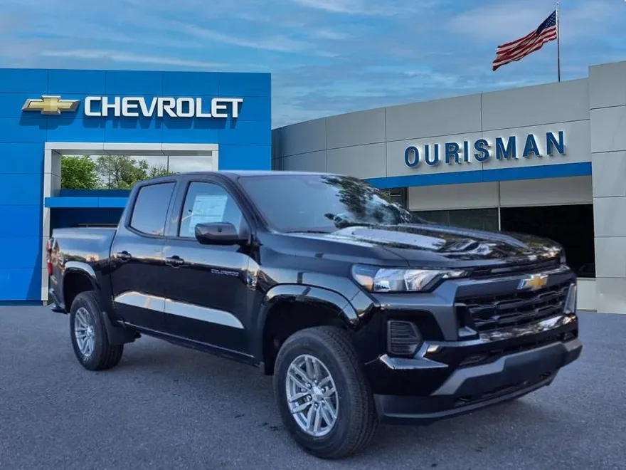 2026 Chevrolet Colorado LT photo 1