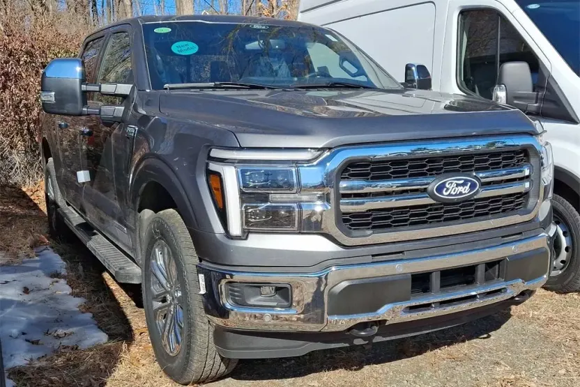 2025 Ford F-150 Lariat photo 1