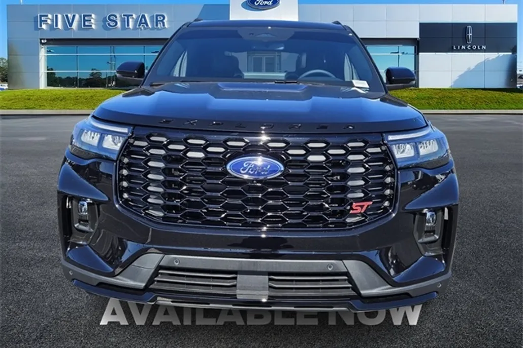 2025 Ford Explorer ST photo 1