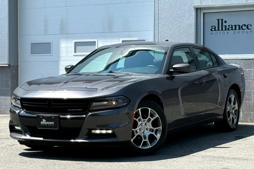 2015 Dodge Charger SXT photo 1