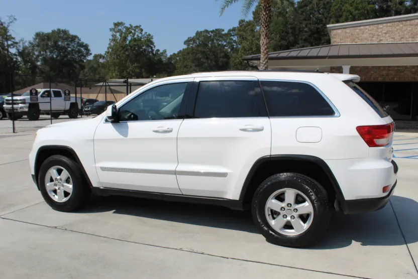 2013 Jeep Grand Cherokee Laredo photo 1