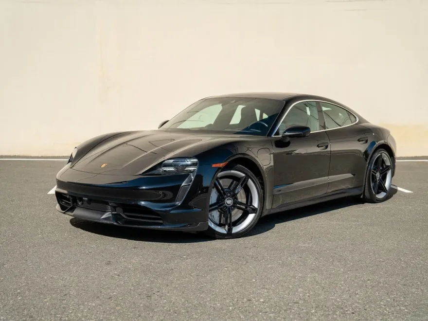 2020 Porsche Taycan Turbo photo 1