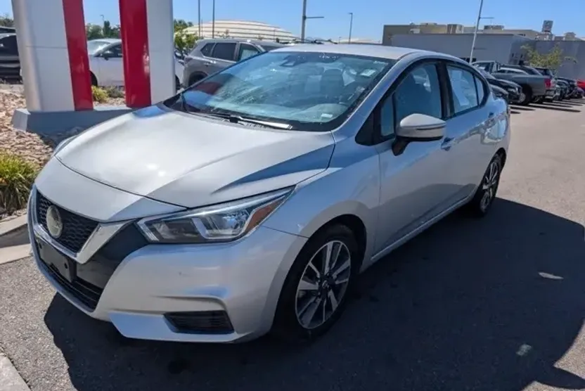2021 Nissan Versa 1.6 SV photo 1