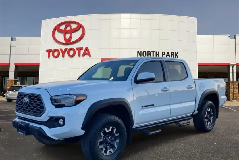 2023 Toyota Tacoma TRD Off-Road photo 1