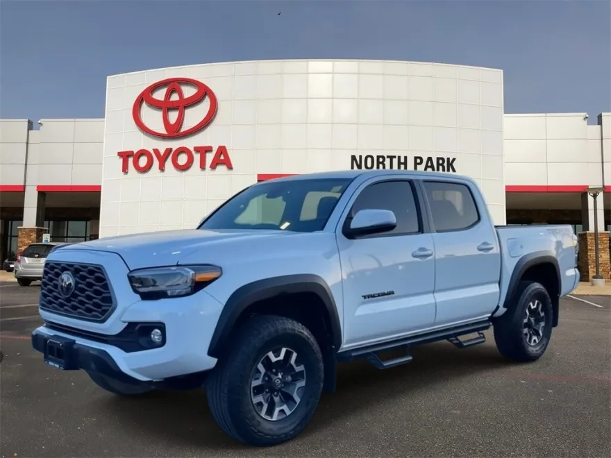2023 Toyota Tacoma TRD Off-Road photo 1